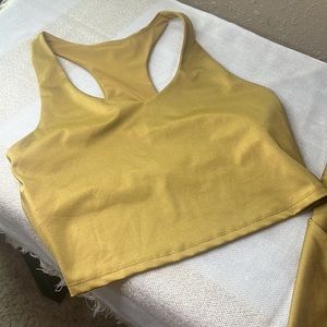 Fabletics Gold Bra and pants NWOT size Medium